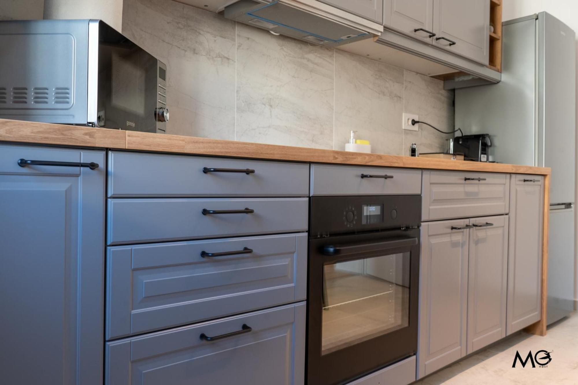 Mohost - Your Cozy With Mountain Views Apartament