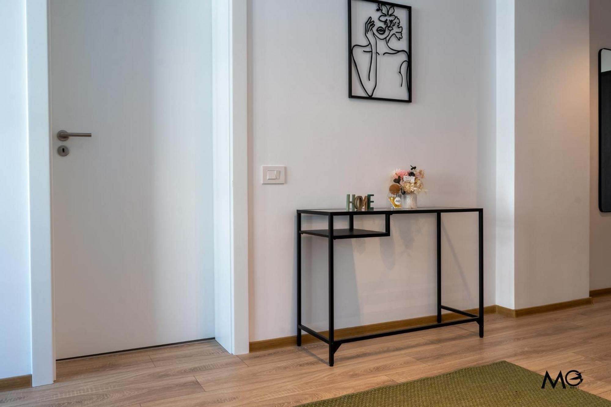 Mohost - Your Cozy With Mountain Views Apartament