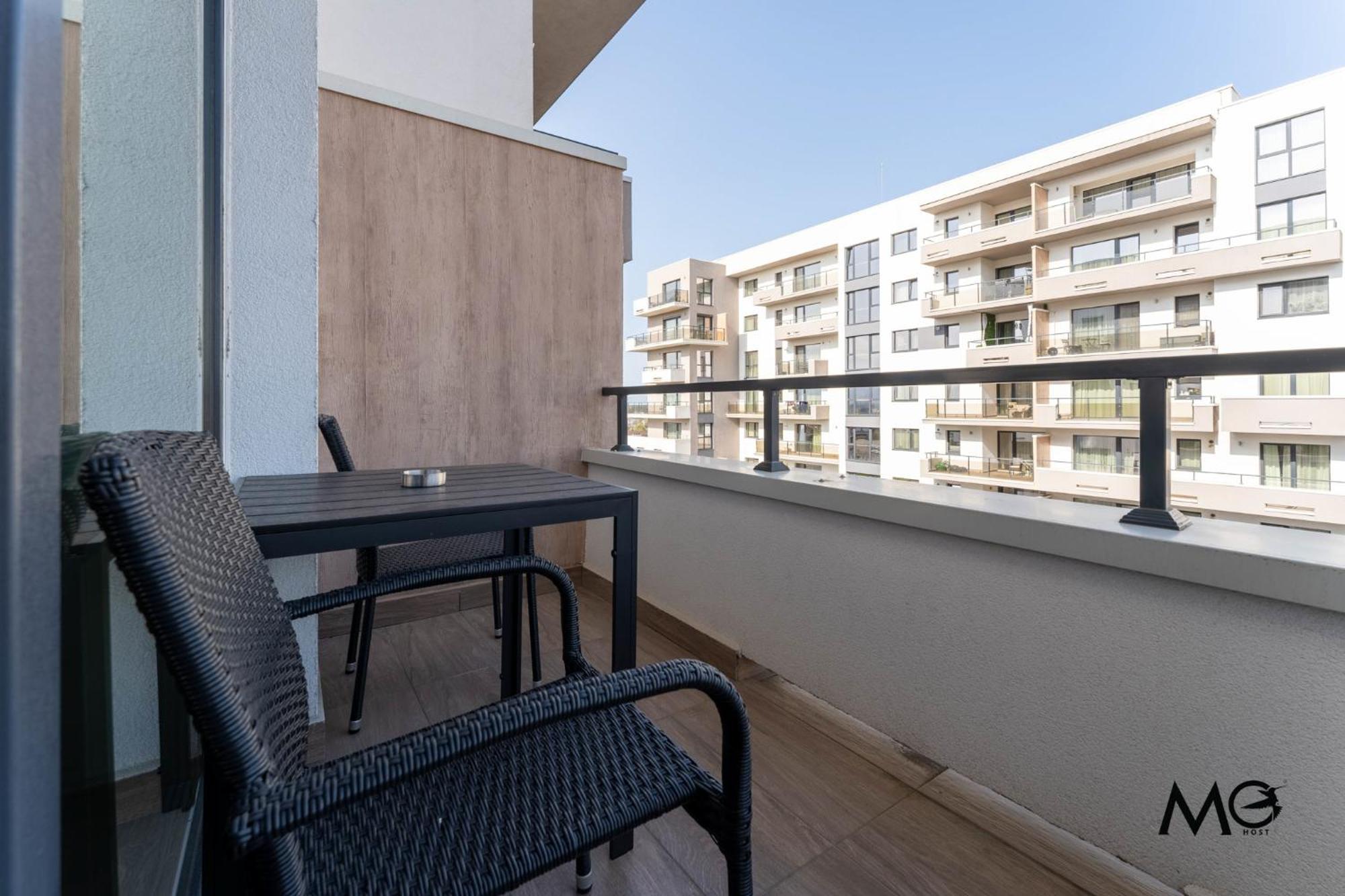 Mohost - Your Cozy With Mountain Views Apartament